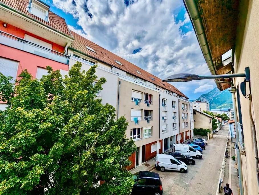 Studio Spacieux - Calme & Tout Equipe Avec Wifi Grenoble Exterior foto